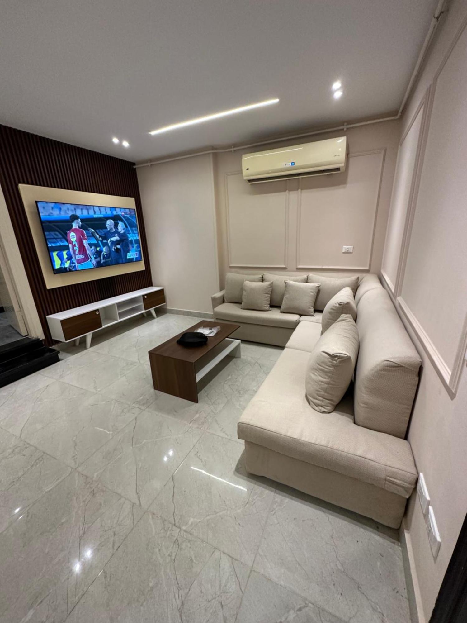 شقه بالمهندسين أول سكن لأصحاب الذوق الرفيع * Cairo